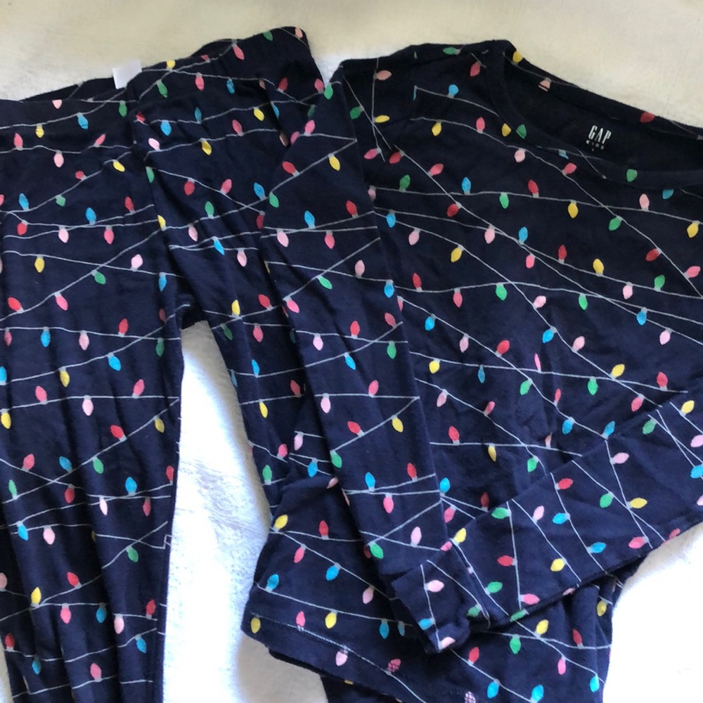 GAP kids Christmas light pjs